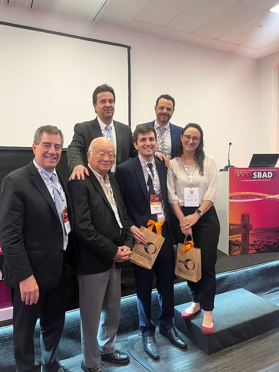 Lucas Delgado with the session panel and co-author at the XXIII SBAD awards, Salvador 2024
